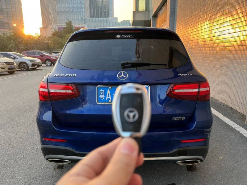 广州17年奔驰GLC9