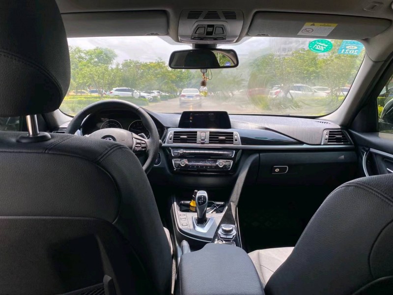 北京17年宝马3系1