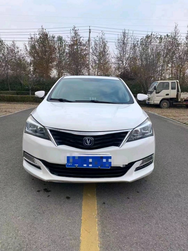 濰坊15年長安汽車逸動1