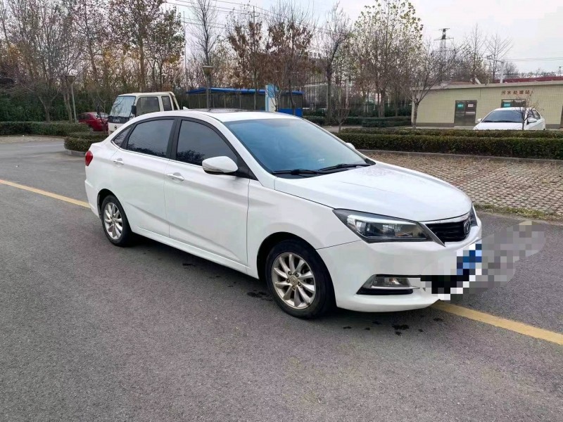 濰坊15年長安汽車逸動3
