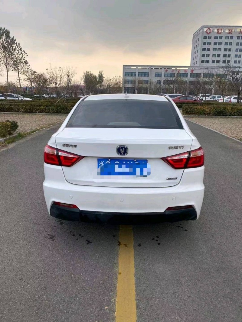 濰坊15年長安汽車逸動9