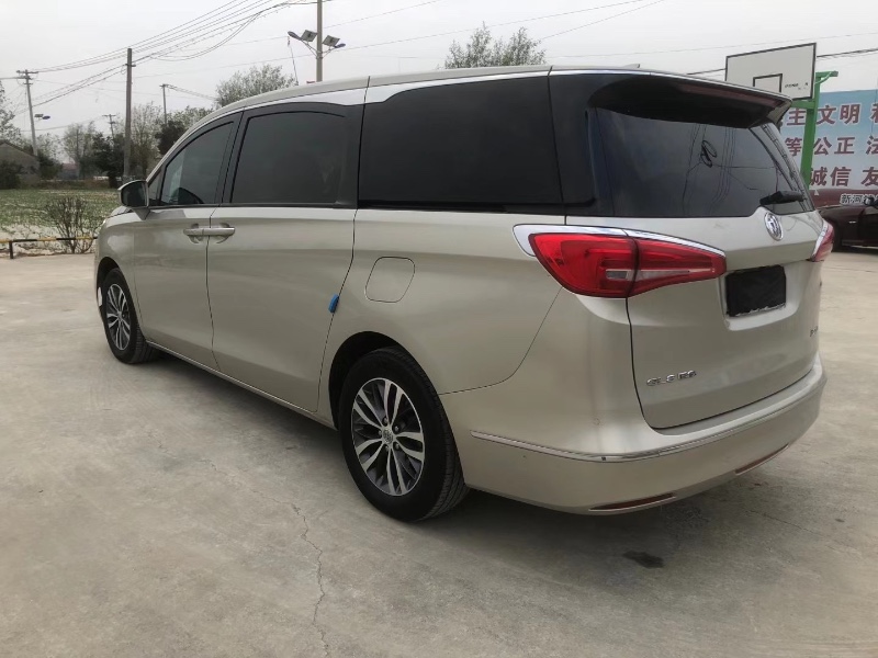 徐州17年别克GL82