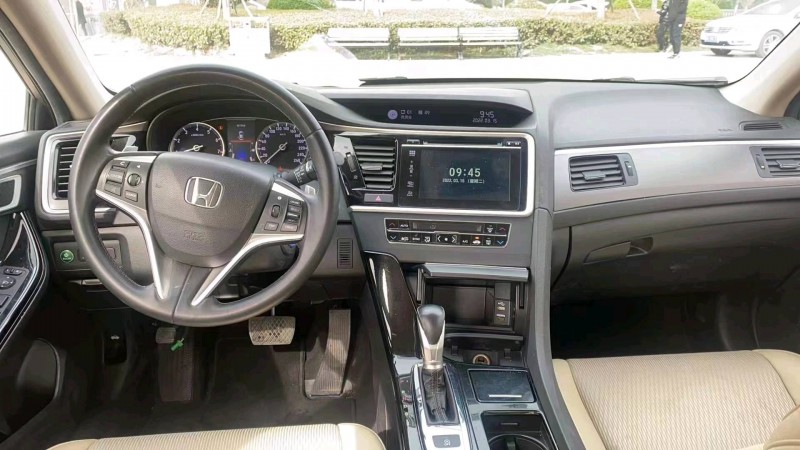 北京16年本田思铂睿8