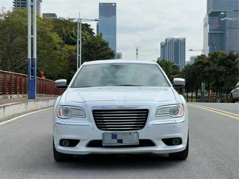 宜春16年克萊斯勒300C1