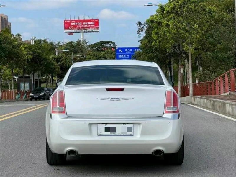 宜春16年克萊斯勒300C6
