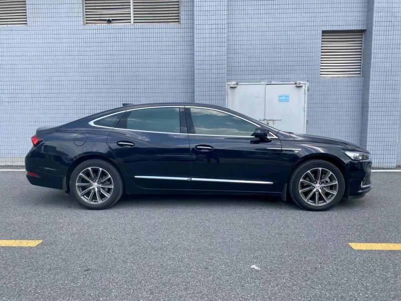 广州20年别克君越8