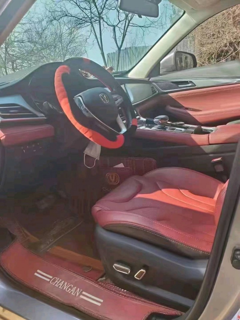 麗江21年長安汽車CS858