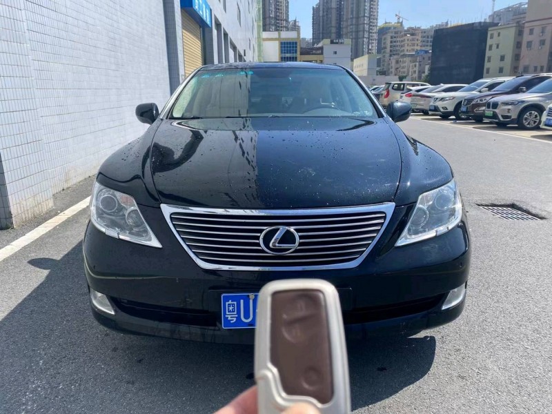 广州08年雷克萨斯LS1