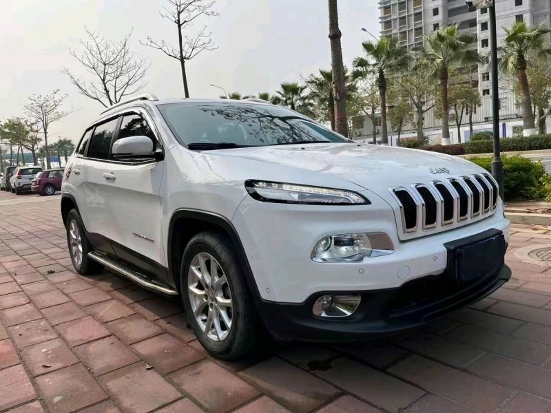 漳州17年Jeep自由光2