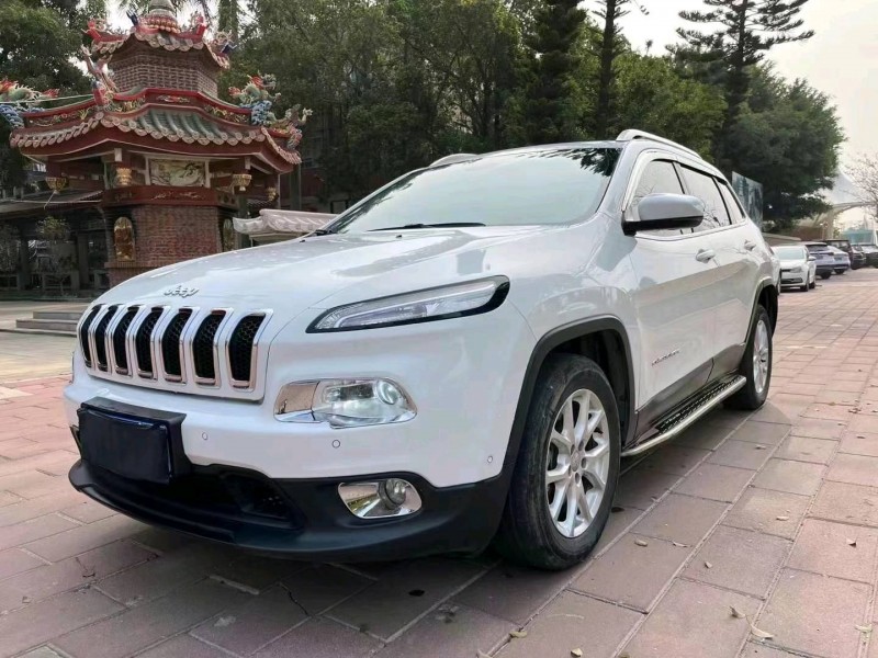 漳州17年Jeep自由光3