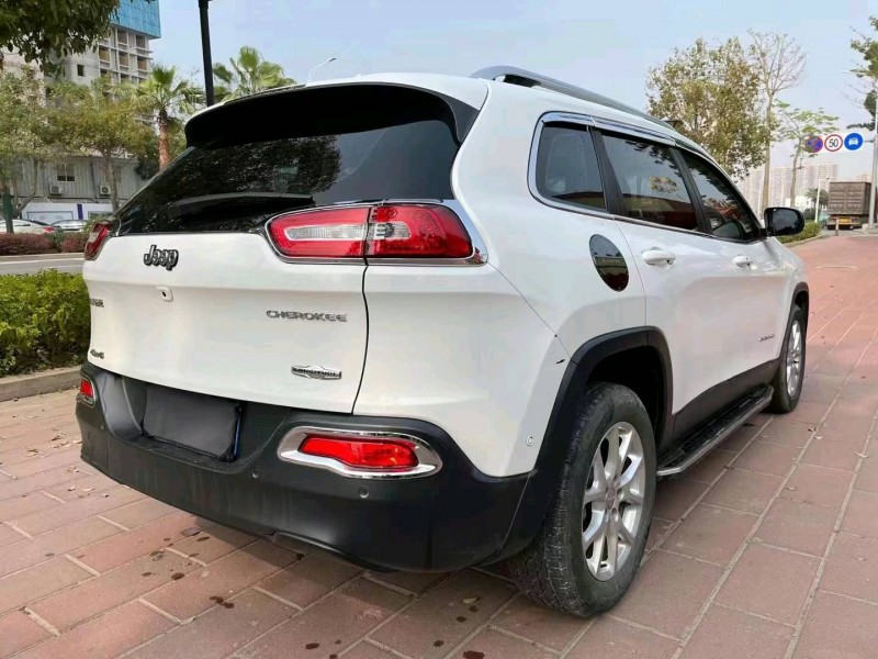 漳州17年Jeep自由光4