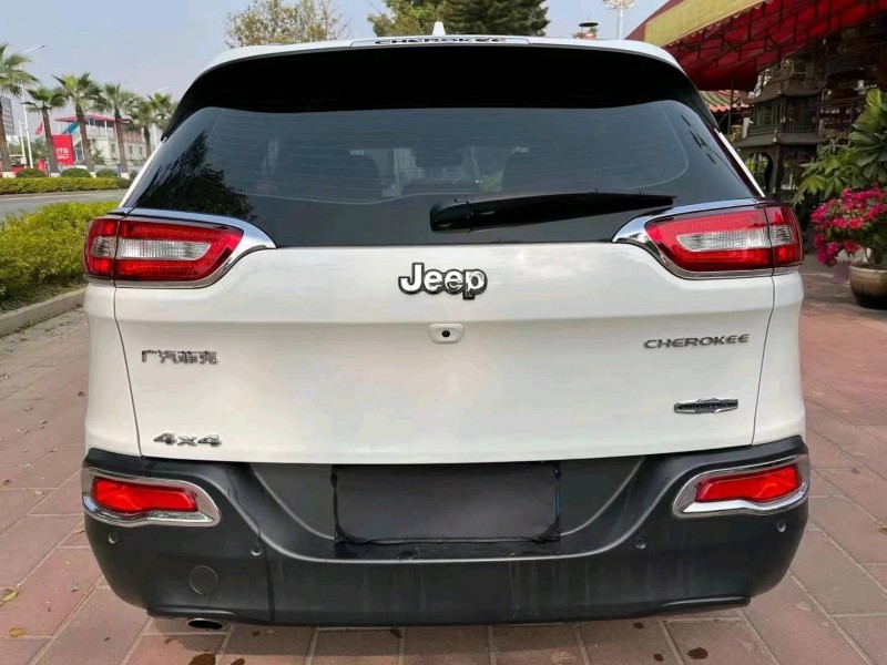 漳州17年Jeep自由光5