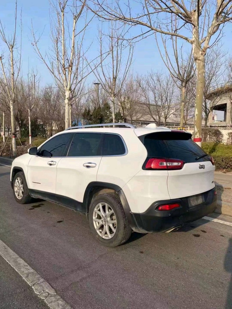 棗莊16年Jeep自由光7
