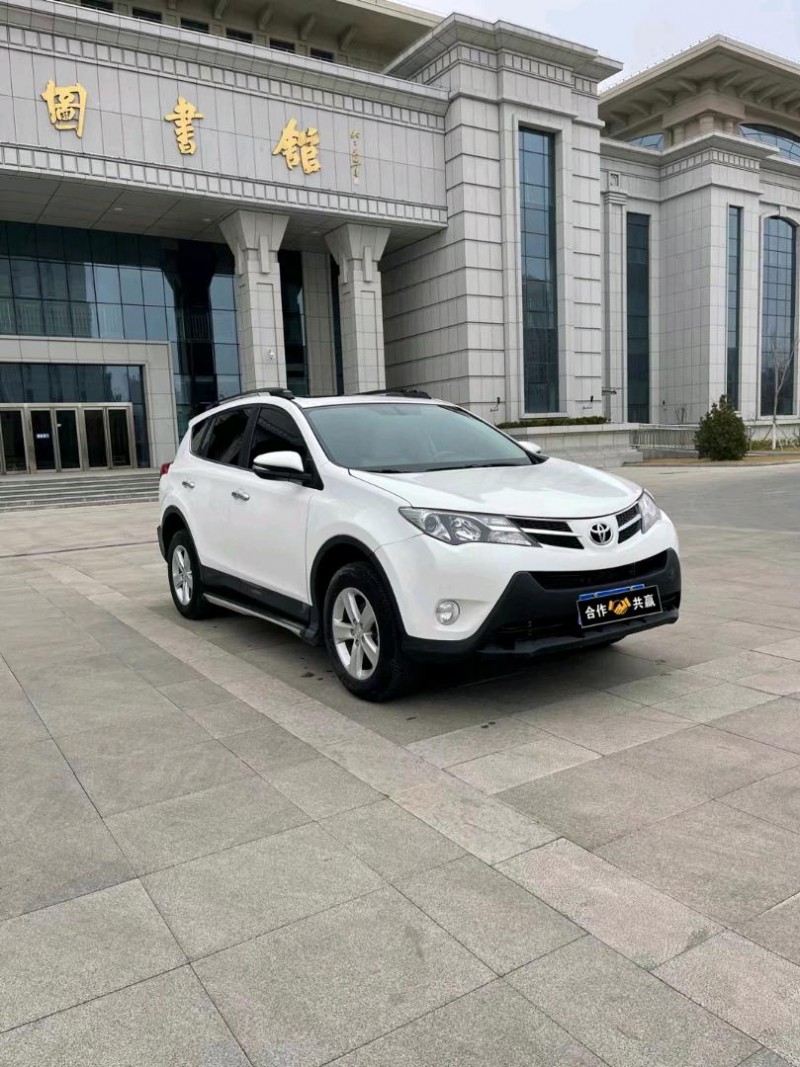 保定14年豐田RAV4榮放2