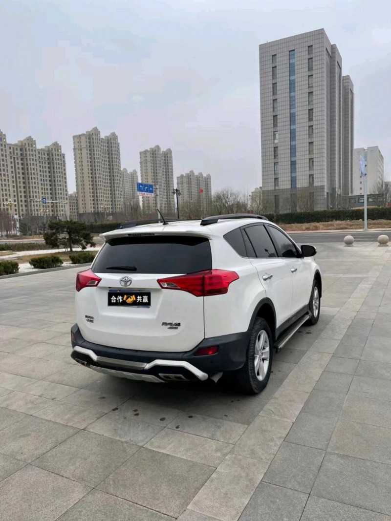 保定14年豐田RAV4榮放5