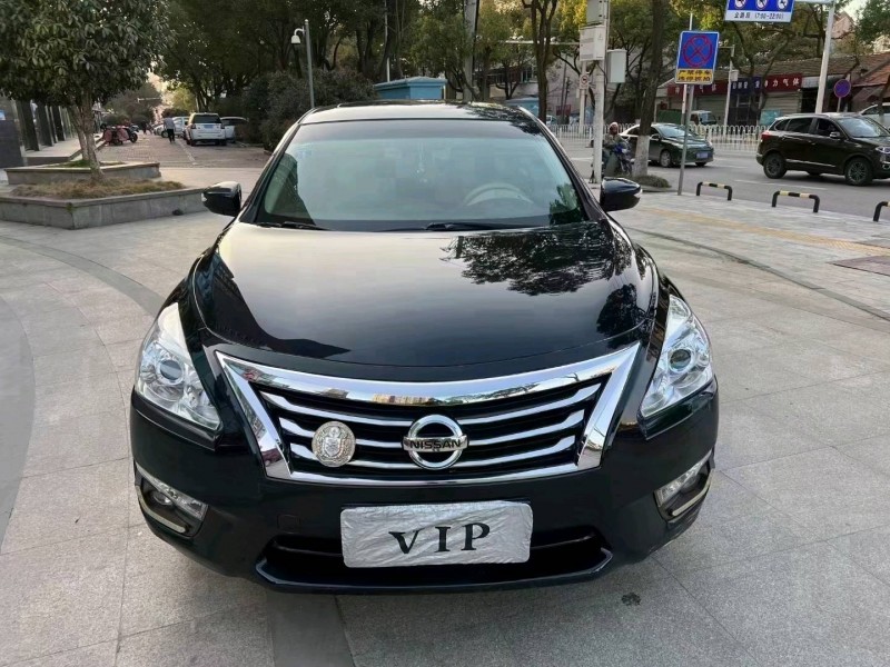 鄂州15年日產天籟1