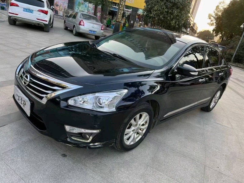 鄂州15年日產天籟3