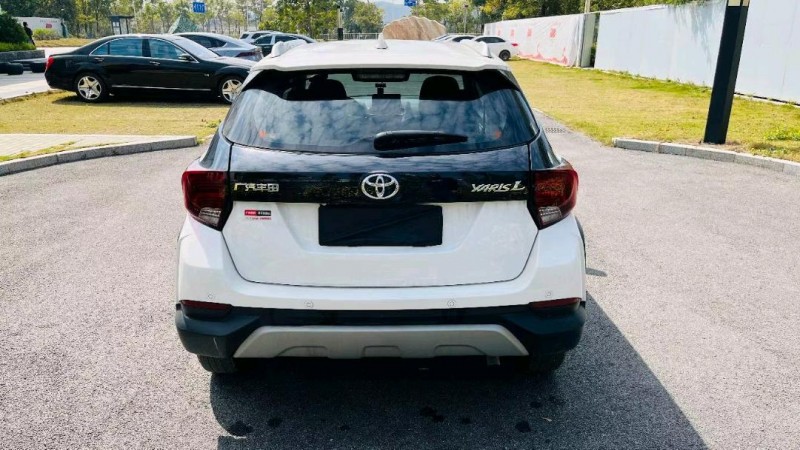 深圳20年豐田YARiS L 致炫9