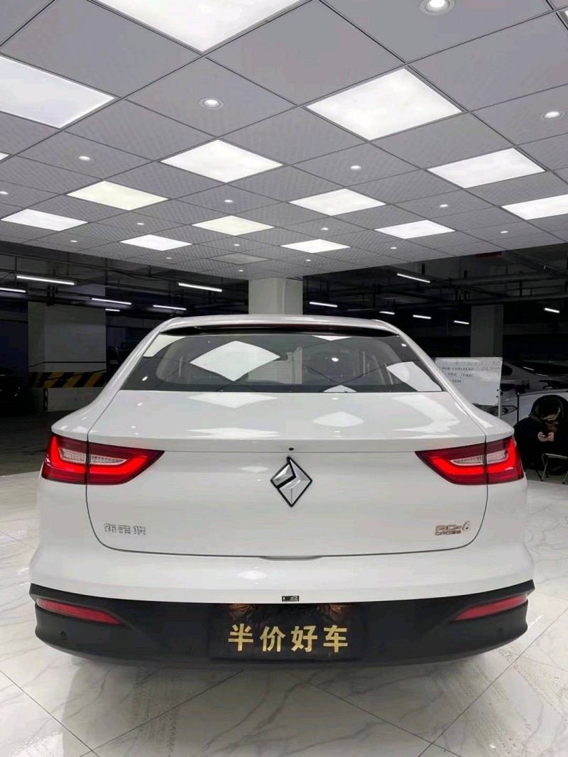 成都22年寶駿RC65