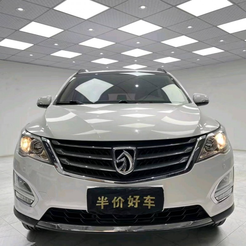 成都17年寶駿5601