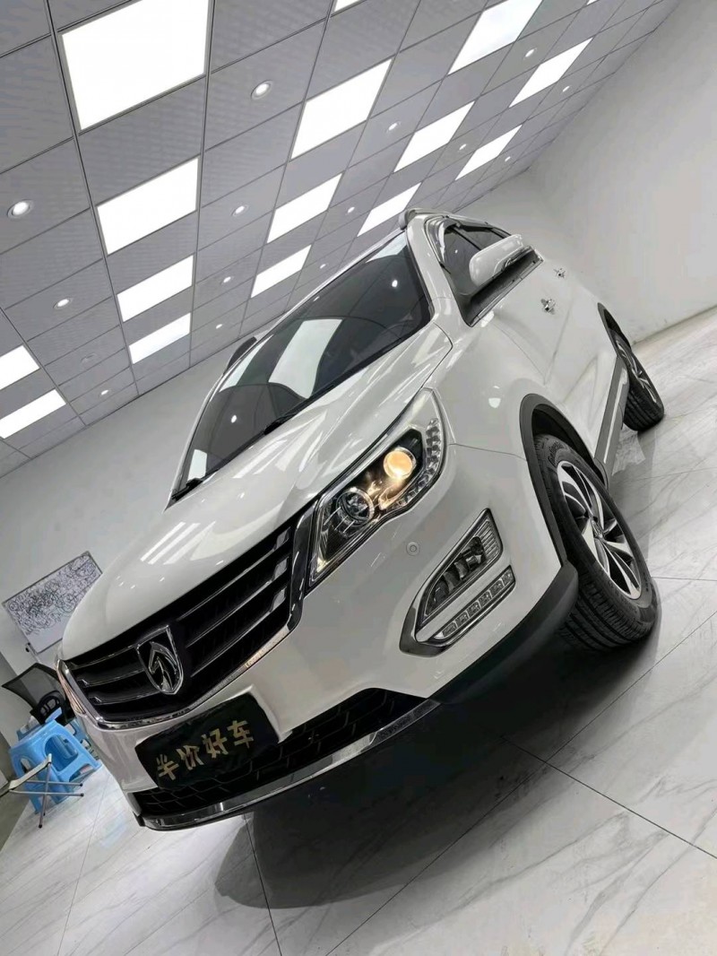 成都17年寶駿5602