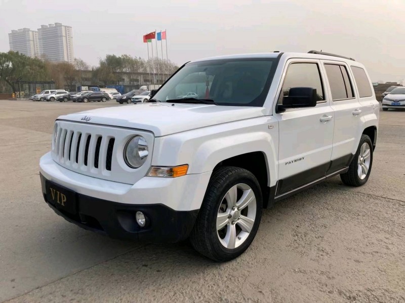 沈陽15年Jeep自由客2
