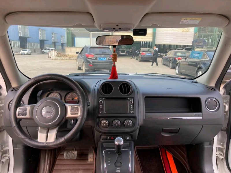 沈陽15年Jeep自由客4