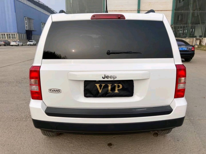 沈陽15年Jeep自由客3
