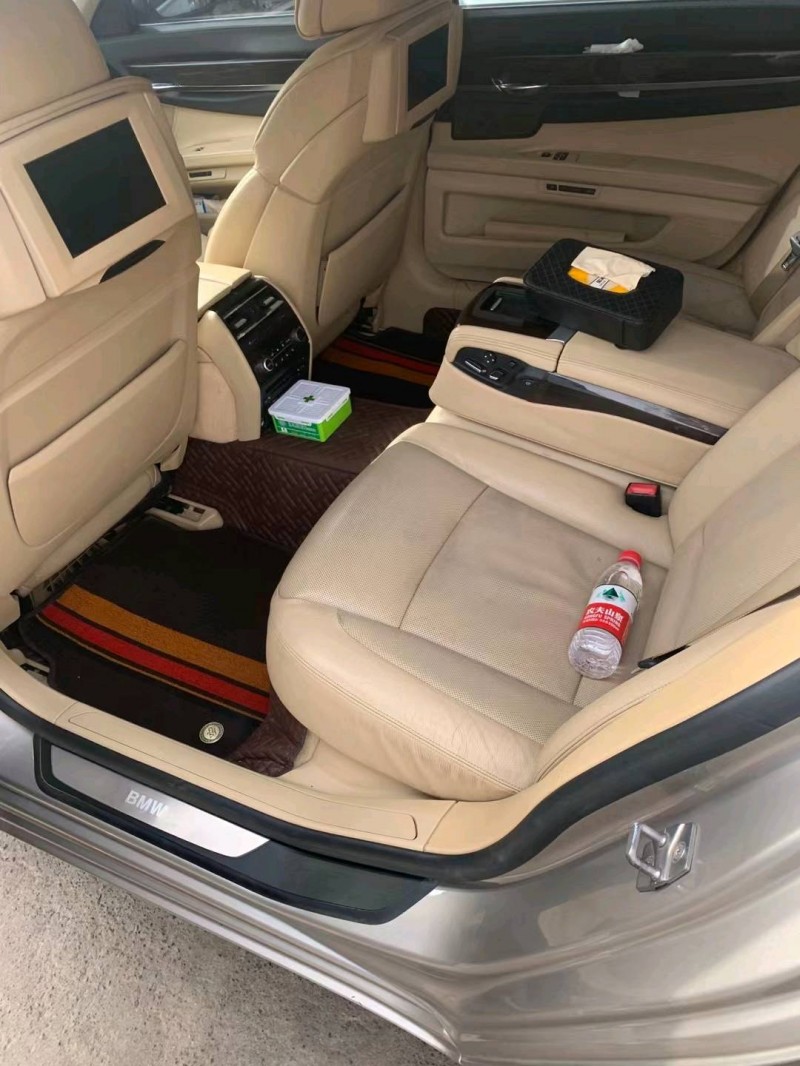 北京11年宝马7系3