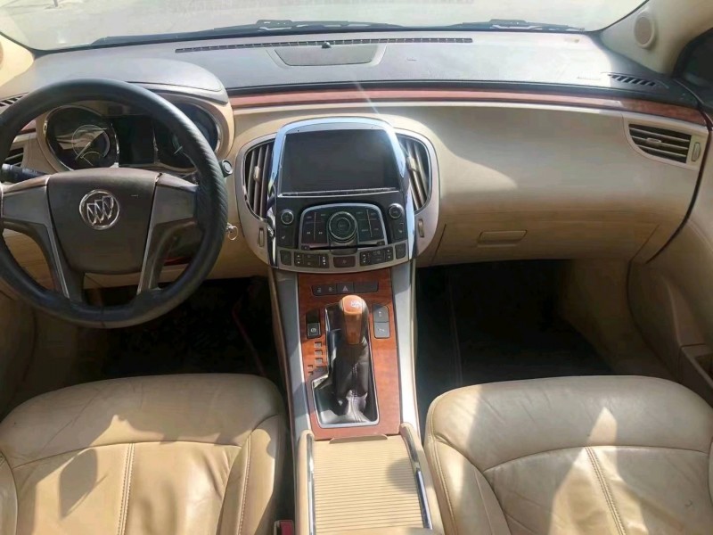 北京11年别克君越4