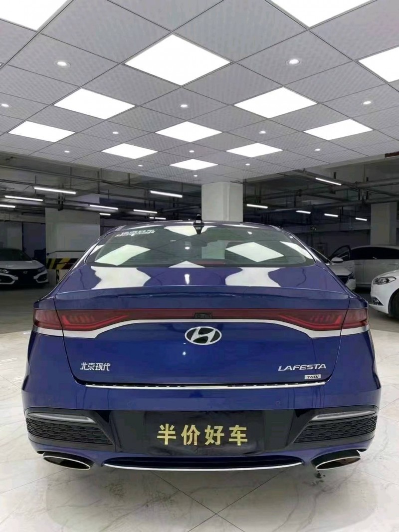成都20年現代菲斯塔5