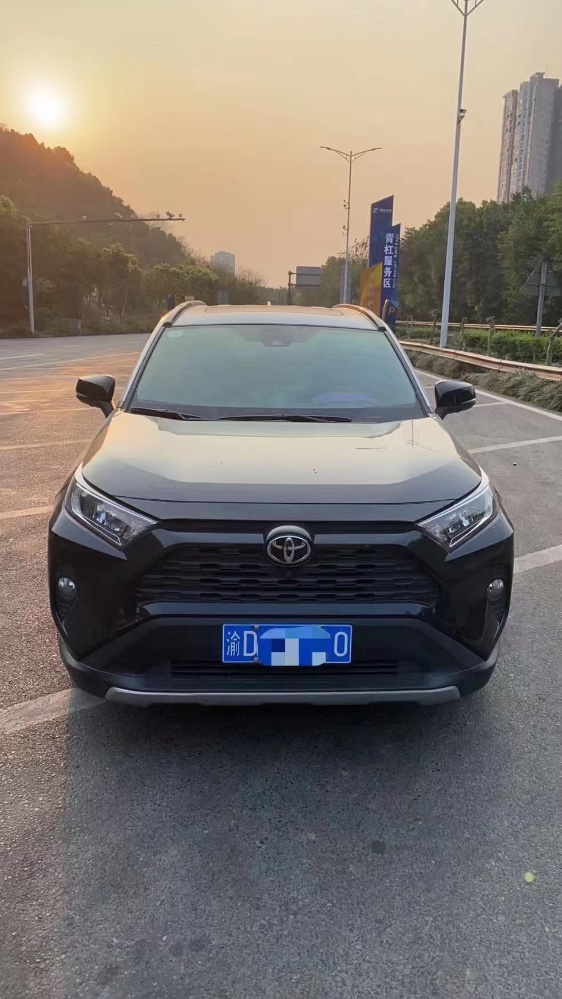 重慶19年豐田RAV4榮放1