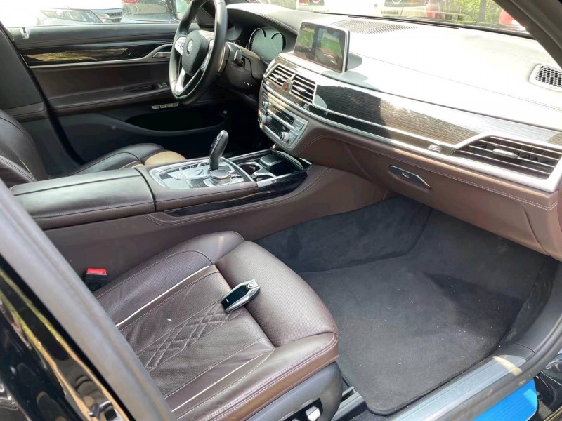 佛山18年宝马7系4