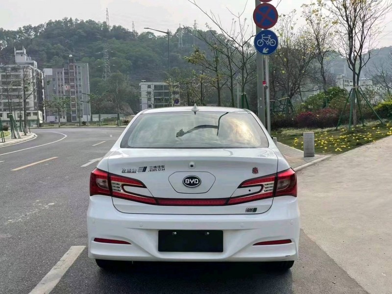 廣州16年比亞迪秦4