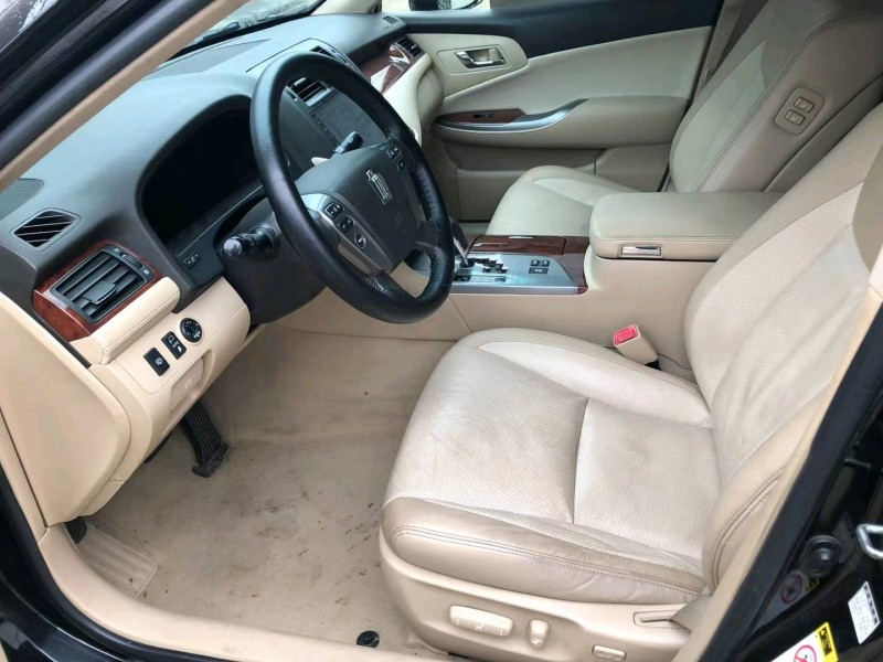 济宁13年丰田皇冠5