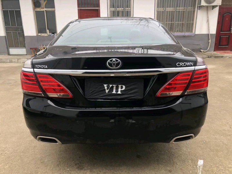 济宁13年丰田皇冠7