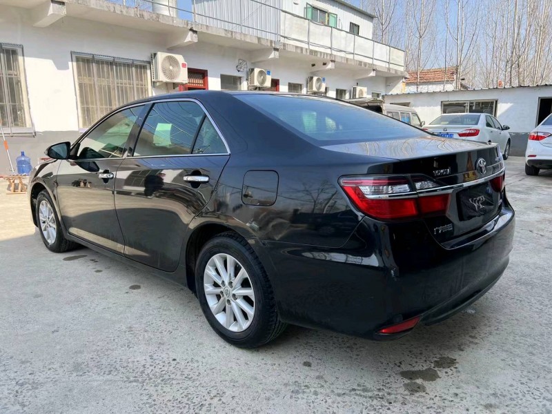 济宁16年丰田凯美瑞3