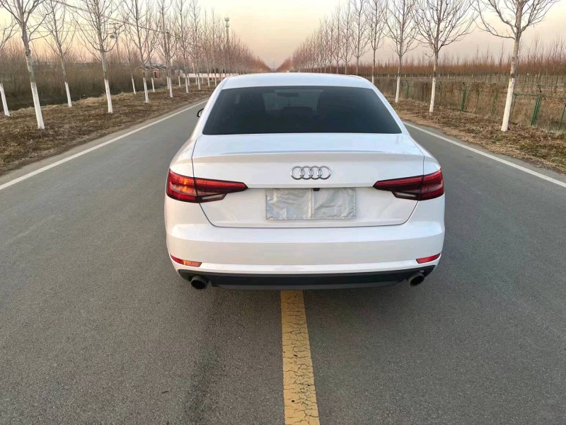 徐州17年奧迪A4L1