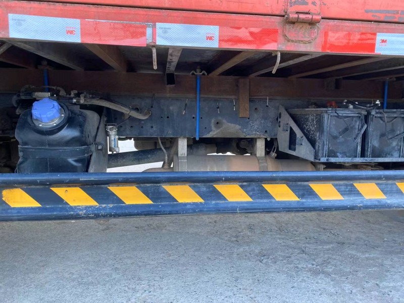日照19年卡車系列重汽豪沃8
