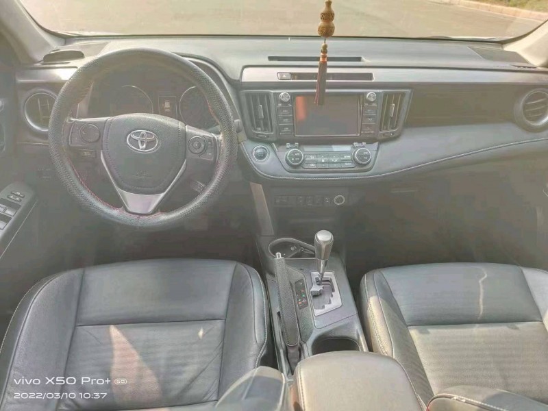新鄉18年豐田RAV46