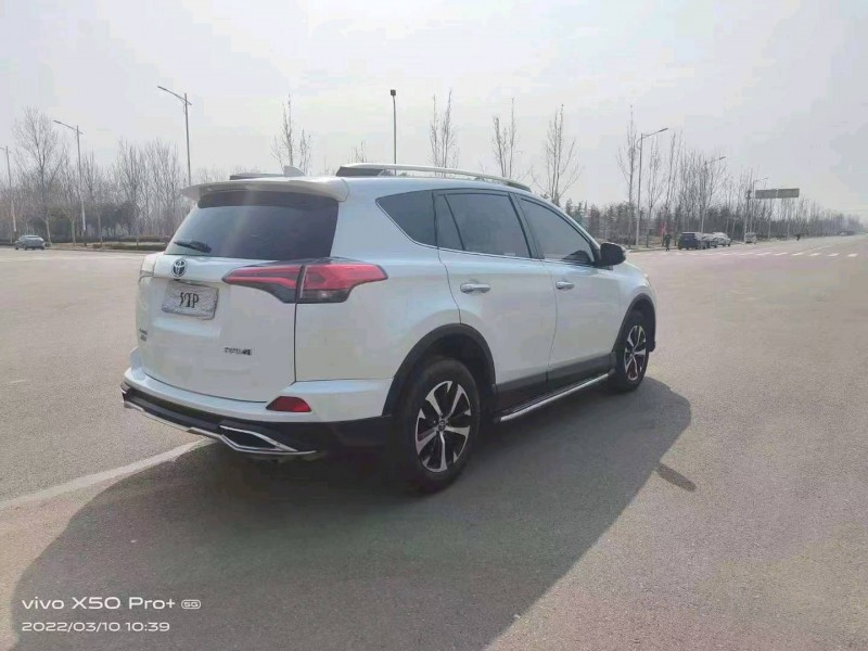 新鄉18年豐田RAV48