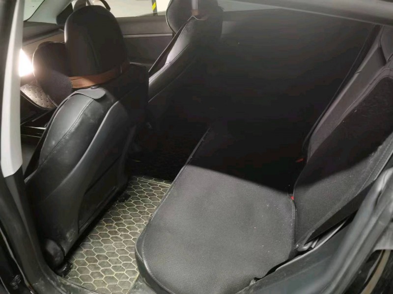 漢中20年特斯拉MODEL 35