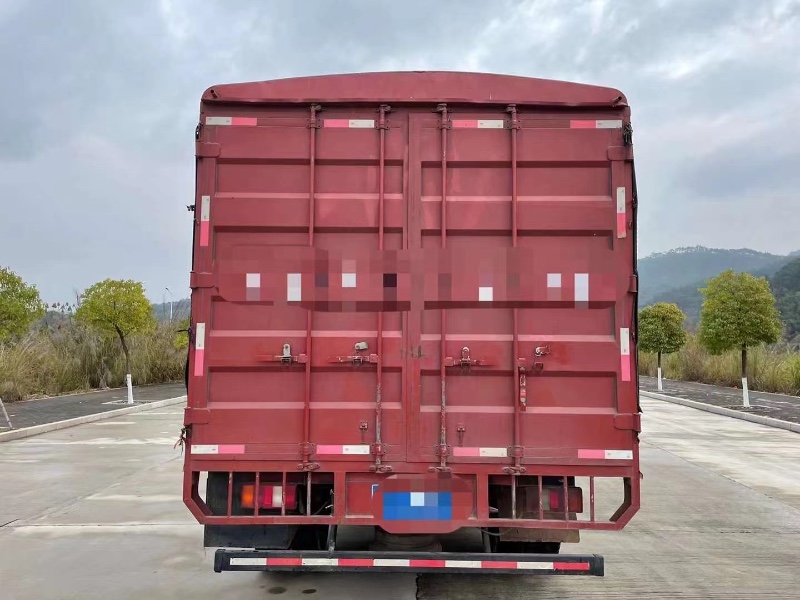 廈門20年卡車系列重汽豪沃4