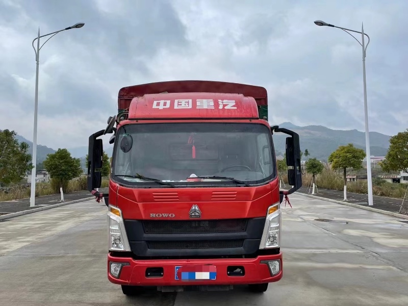廈門20年卡車系列重汽豪沃5
