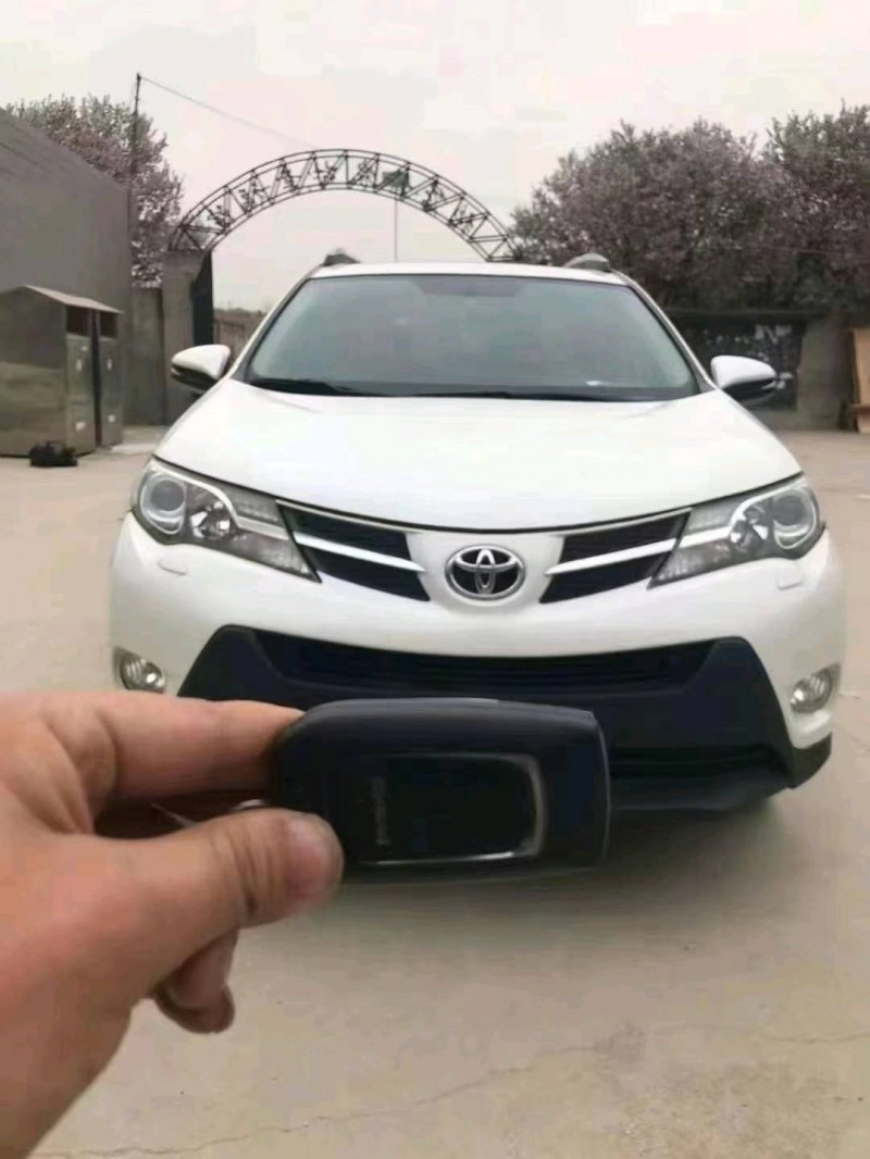 延安16年豐田RAV4榮放1