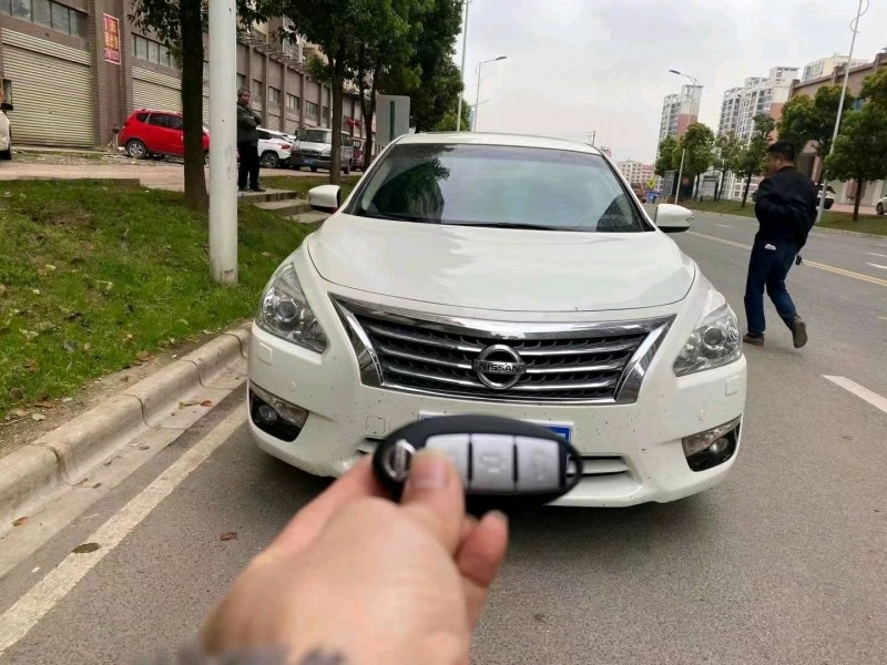 邵陽14年日產天籟1