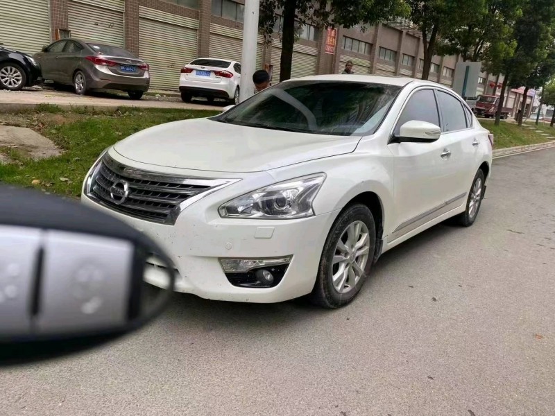 邵陽14年日產天籟2