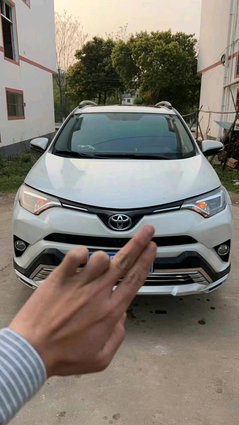 萍鄉17年豐田RAV4榮放1