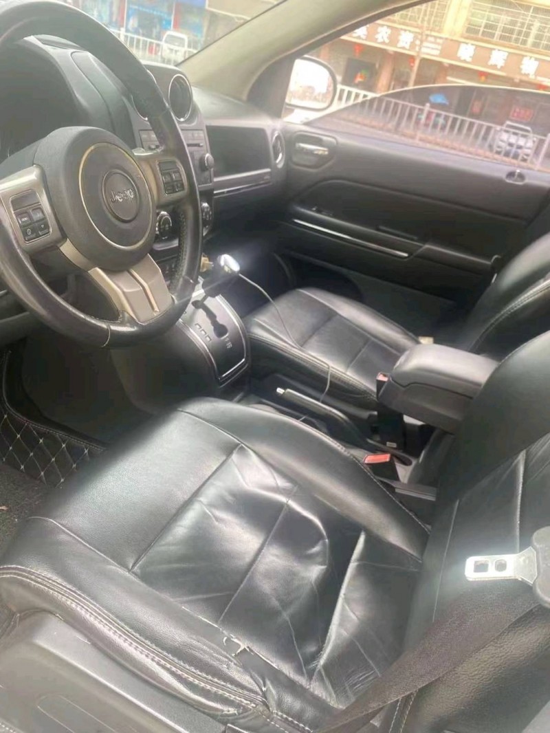 吉安12年Jeep指南者5