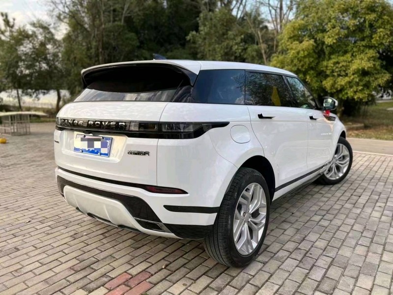 吉安22年路虎極光6